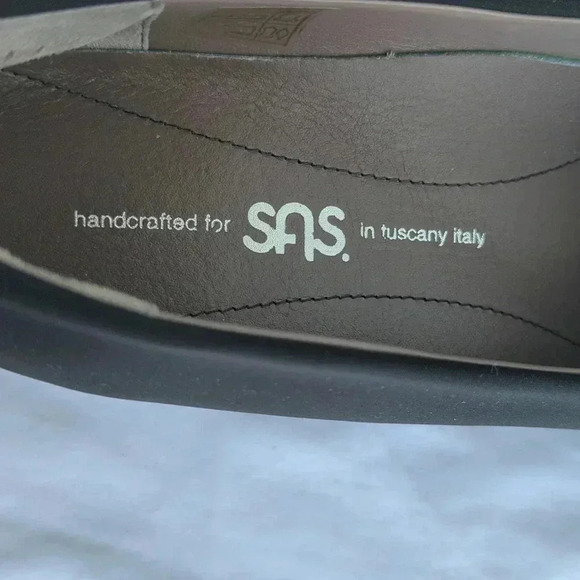 SAS Women's Elegant Black Flats - Picture 6 of 9